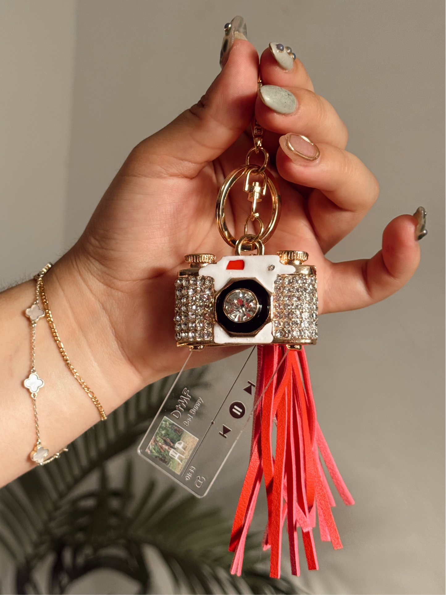 CAMERA KEYCHAIN
